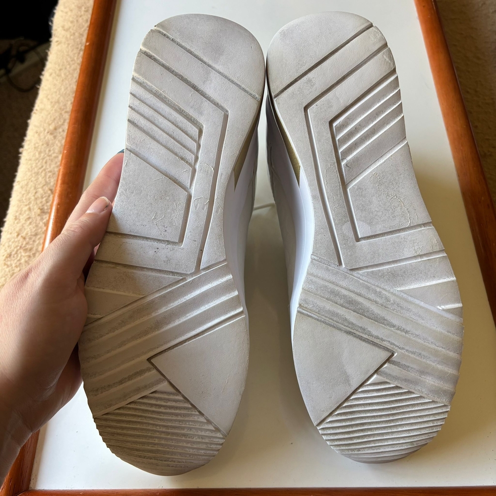Guess White Sneakers with Gold Details - Picture 6 of 7